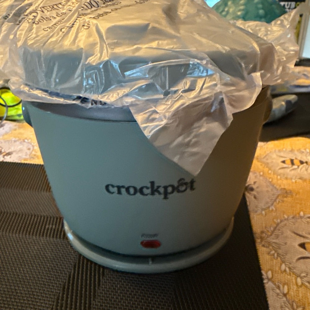 New in Box Crock-Pot Portable Food Warmer in Moonshine Green